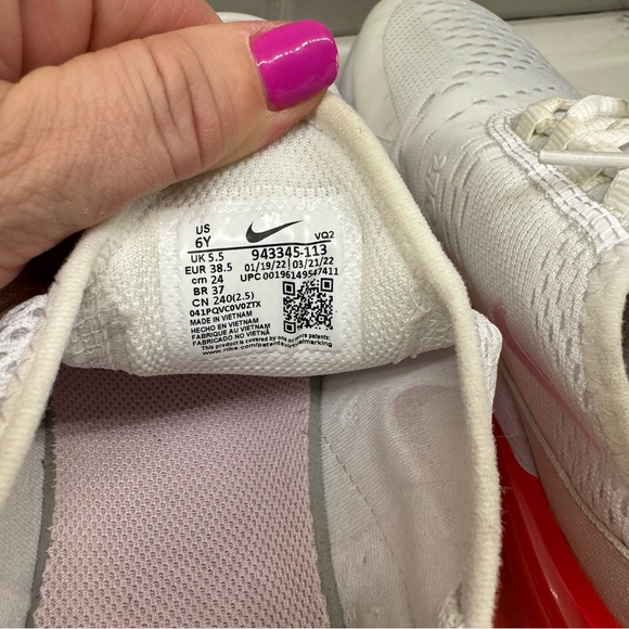 Nike Air Max 270 White Pink Coral Women’s 7.5 / 6Y Sneakers Running Shoes - Picture 4 of 16